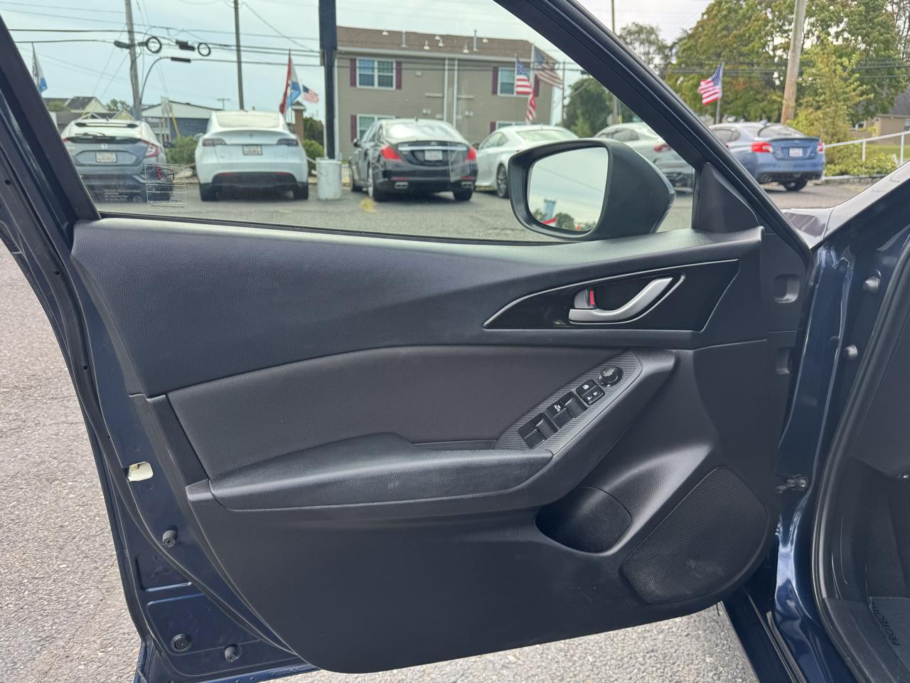 Mazda MAZDA3  2015