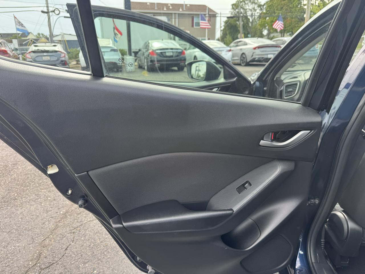 Mazda MAZDA3  2015