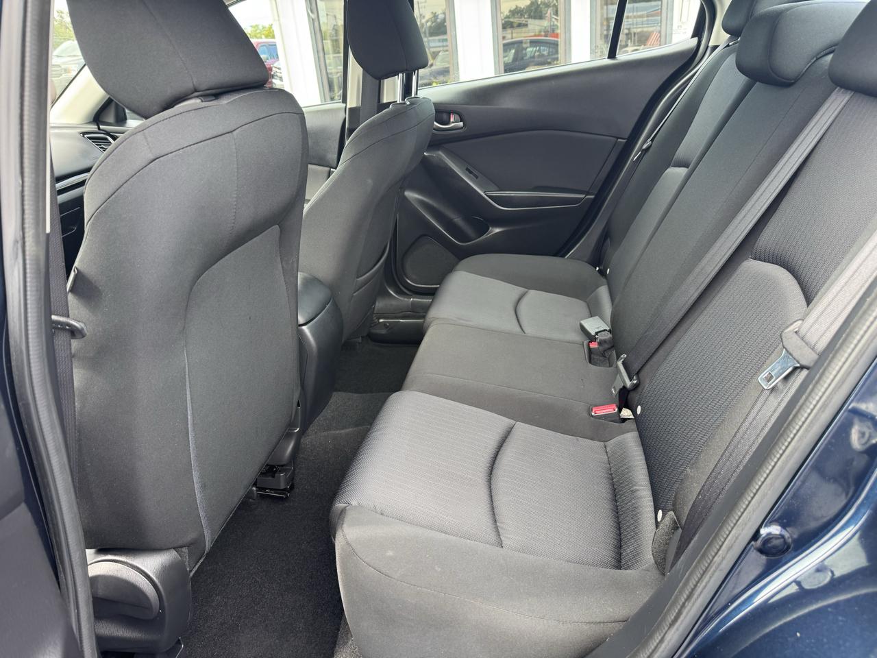 Mazda MAZDA3  2015