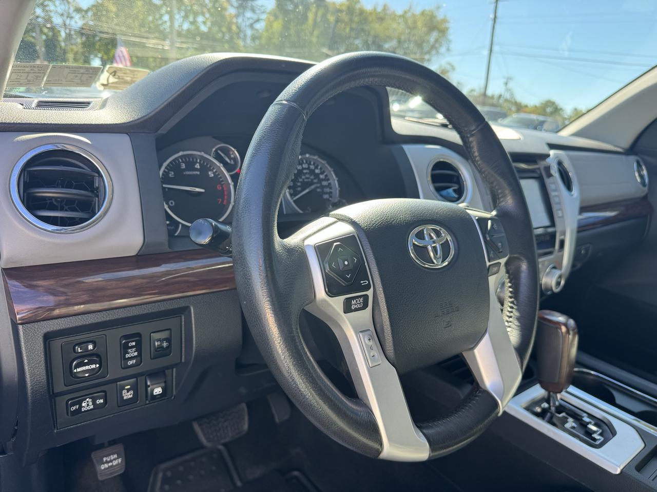 Toyota Tundra 4WD Truck  2014
