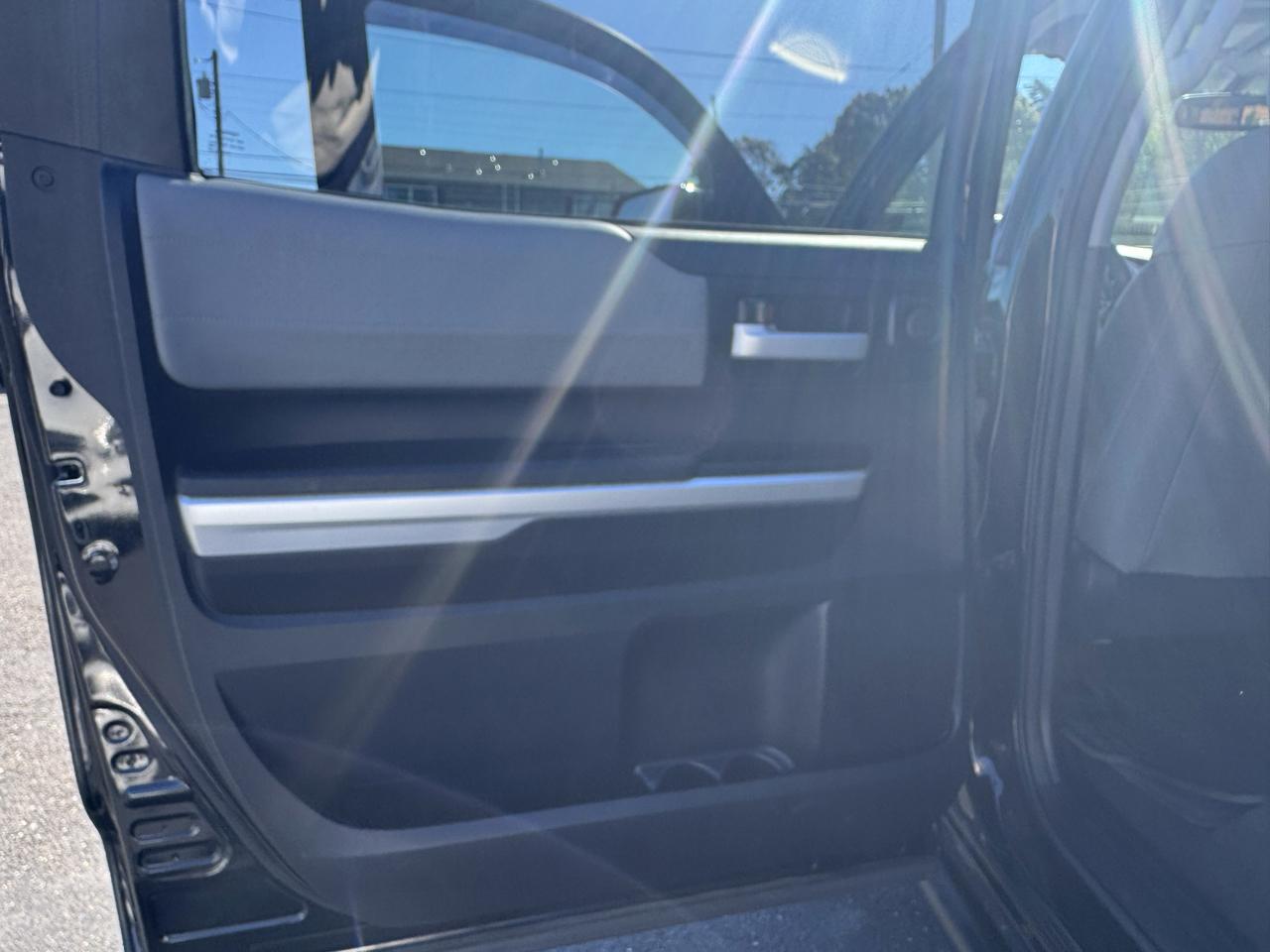 Toyota Tundra 4WD Truck  2014