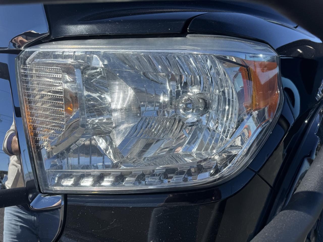 Toyota Tundra 4WD Truck  2014