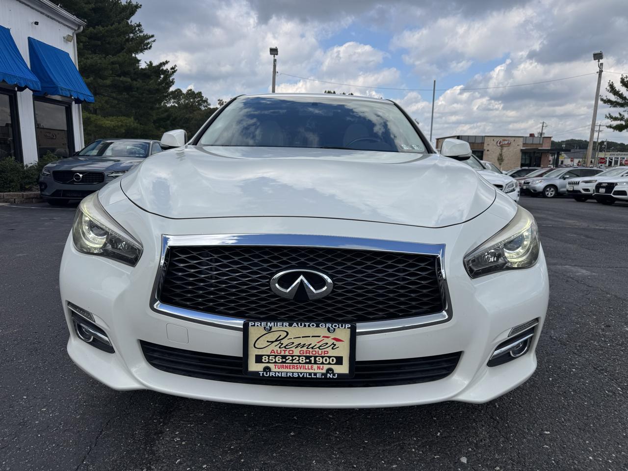Infiniti Q50  2015
