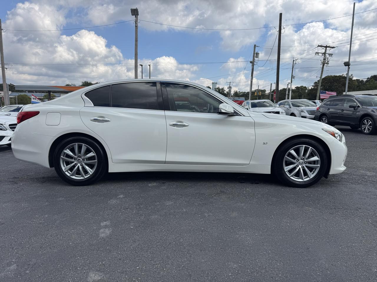 Infiniti Q50  2015