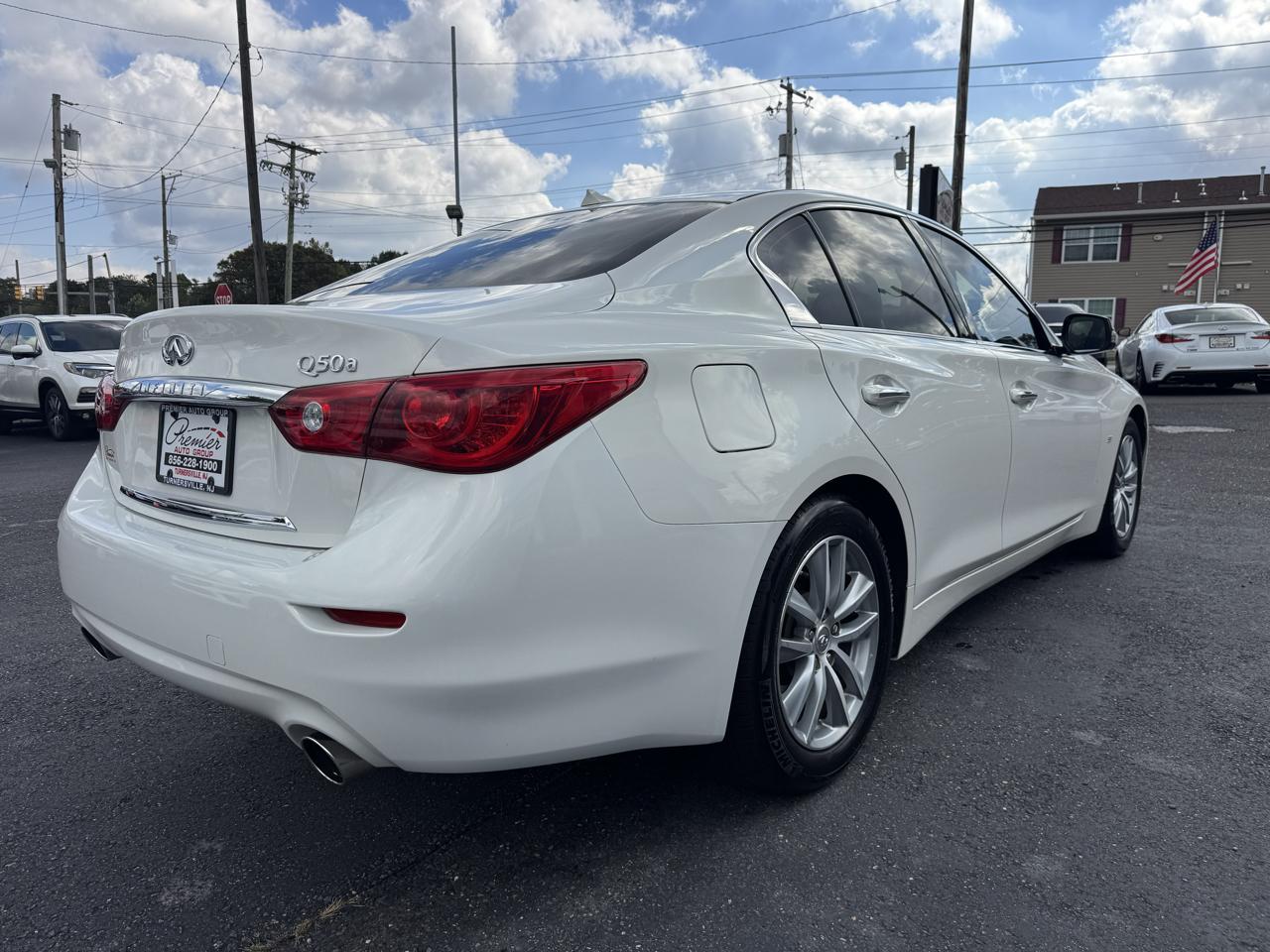 Infiniti Q50  2015
