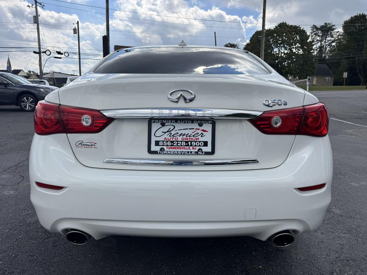 Infiniti Q50  2015