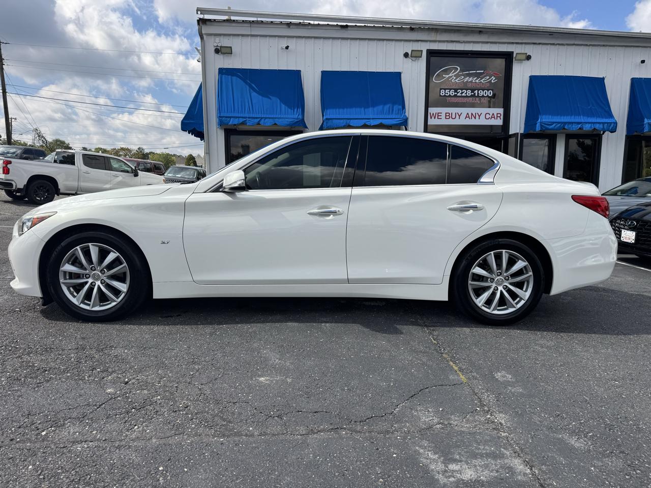 Infiniti Q50  2015