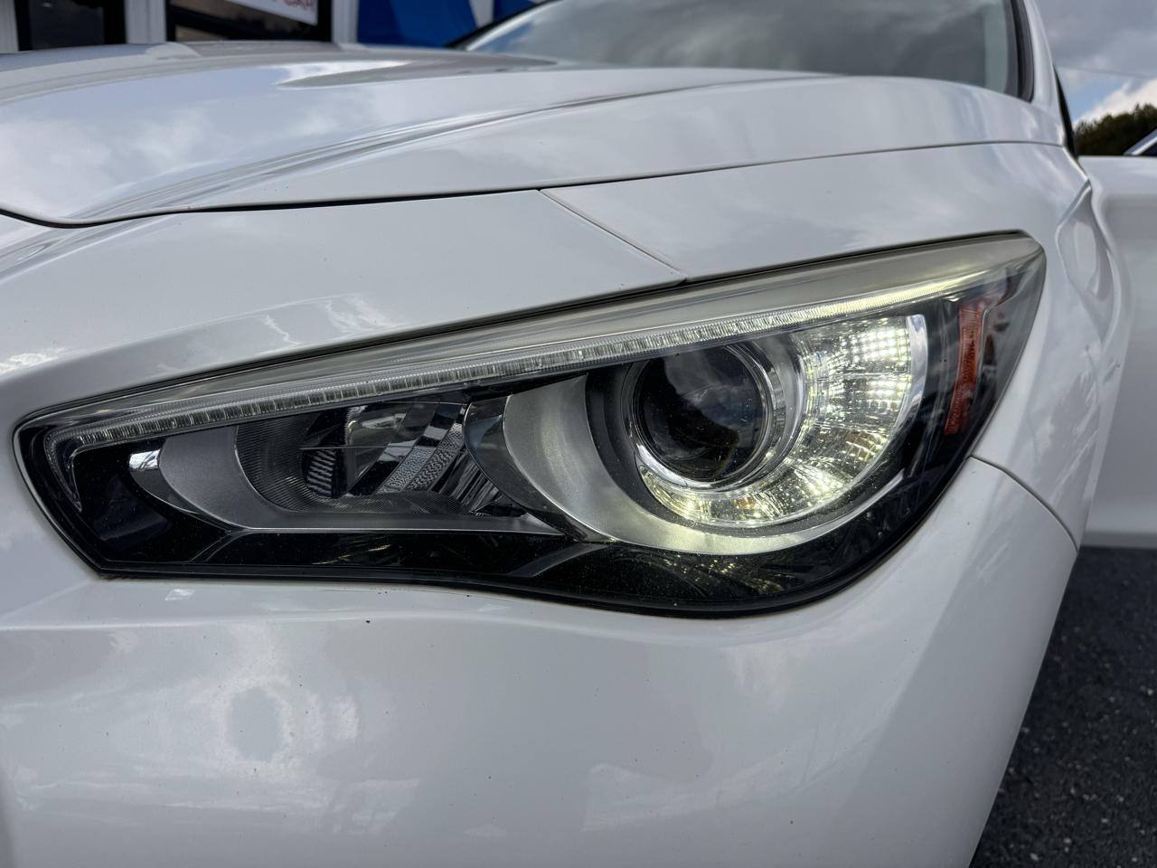 Infiniti Q50  2015