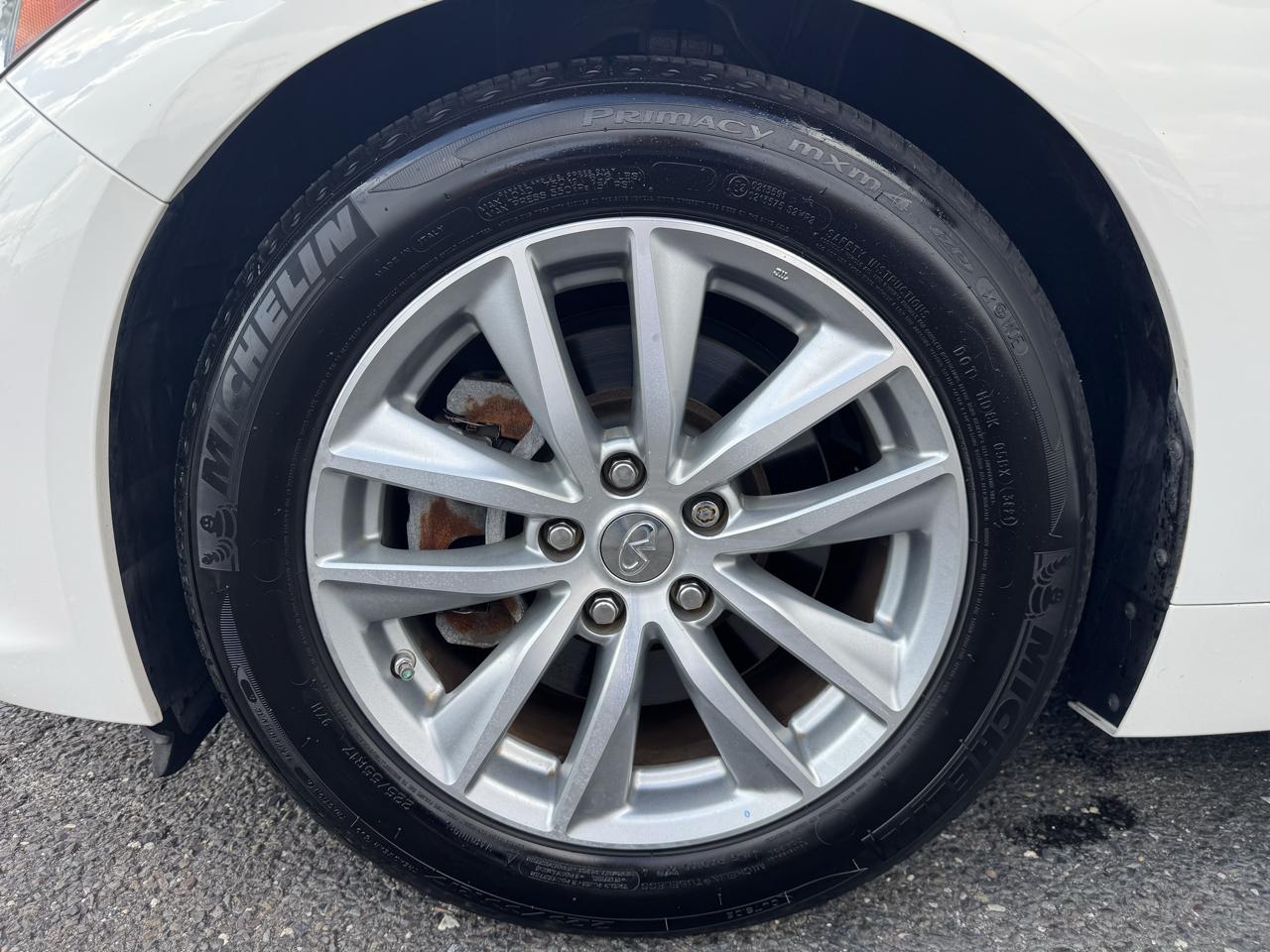 Infiniti Q50  2015