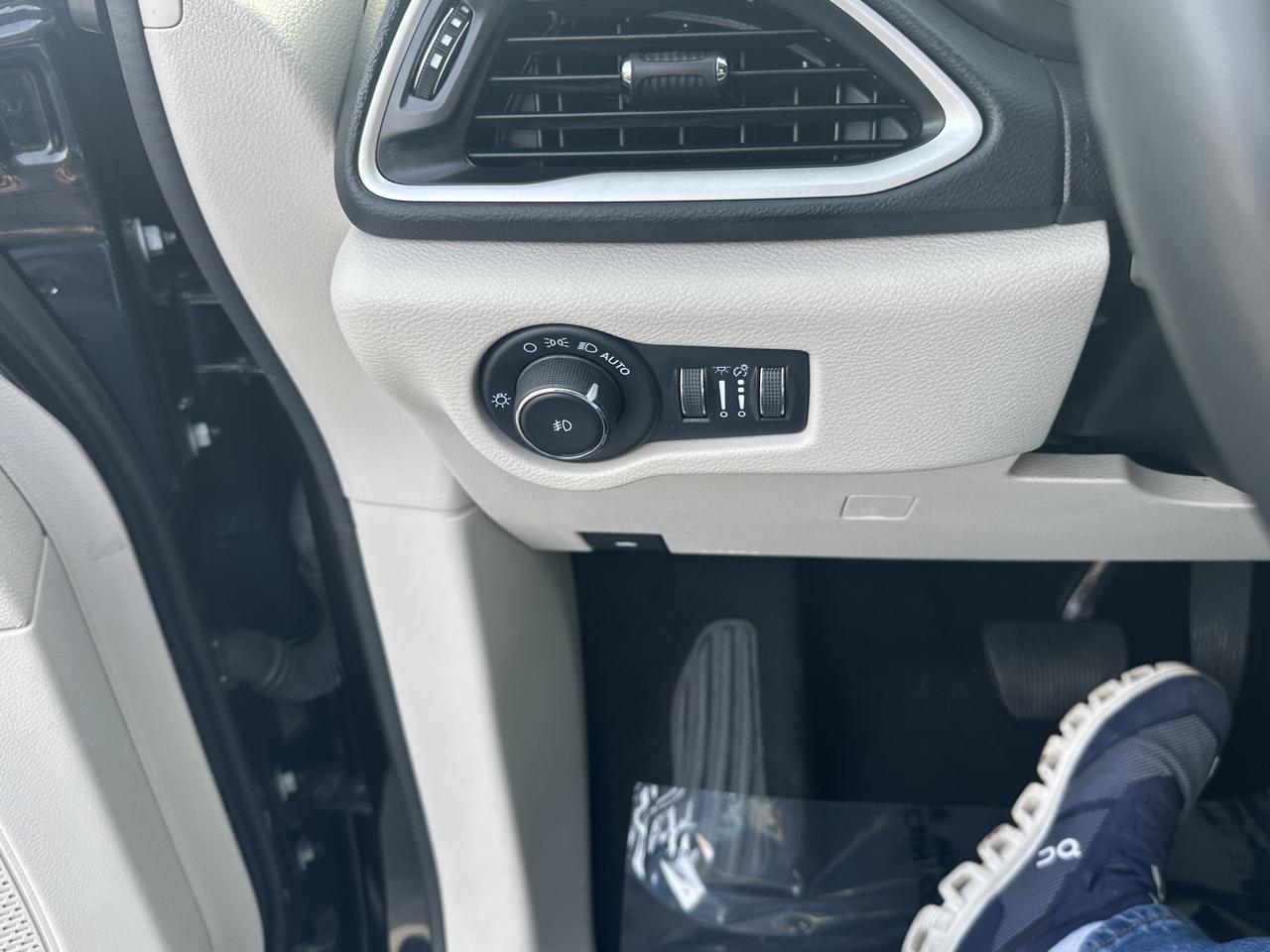 Chrysler Pacifica  2023