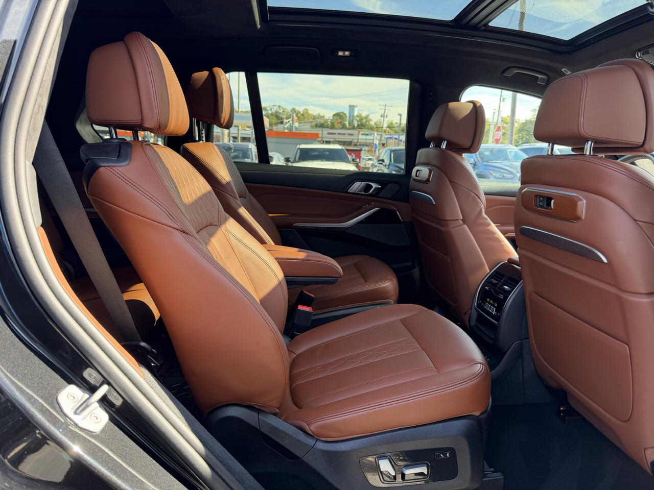 BMW X7  2025