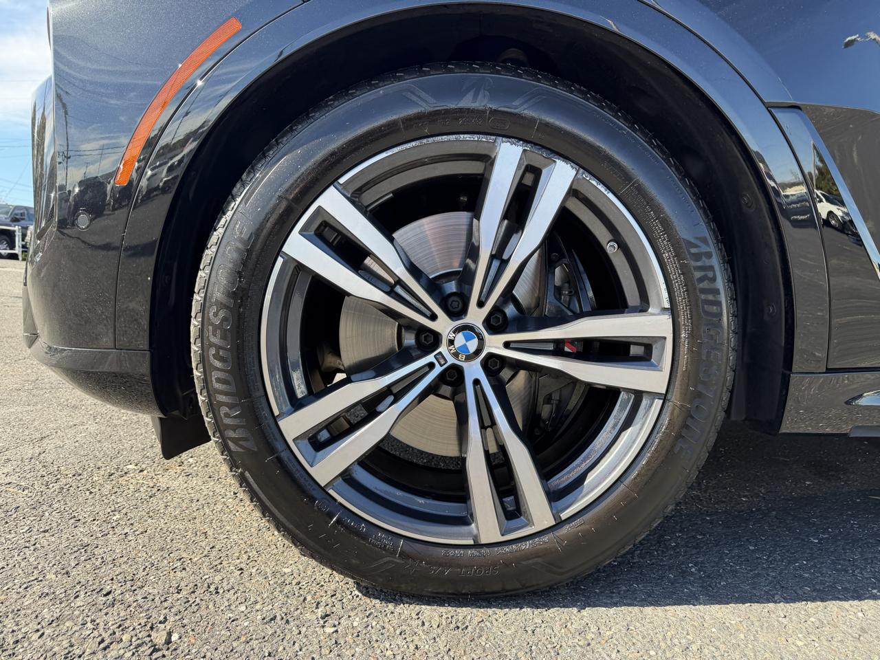 BMW X7  2025