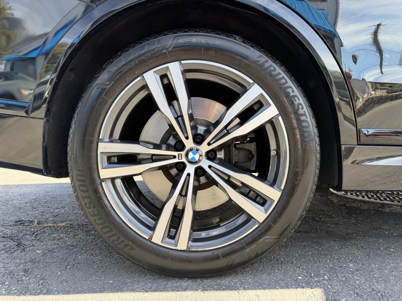 BMW X7  2025