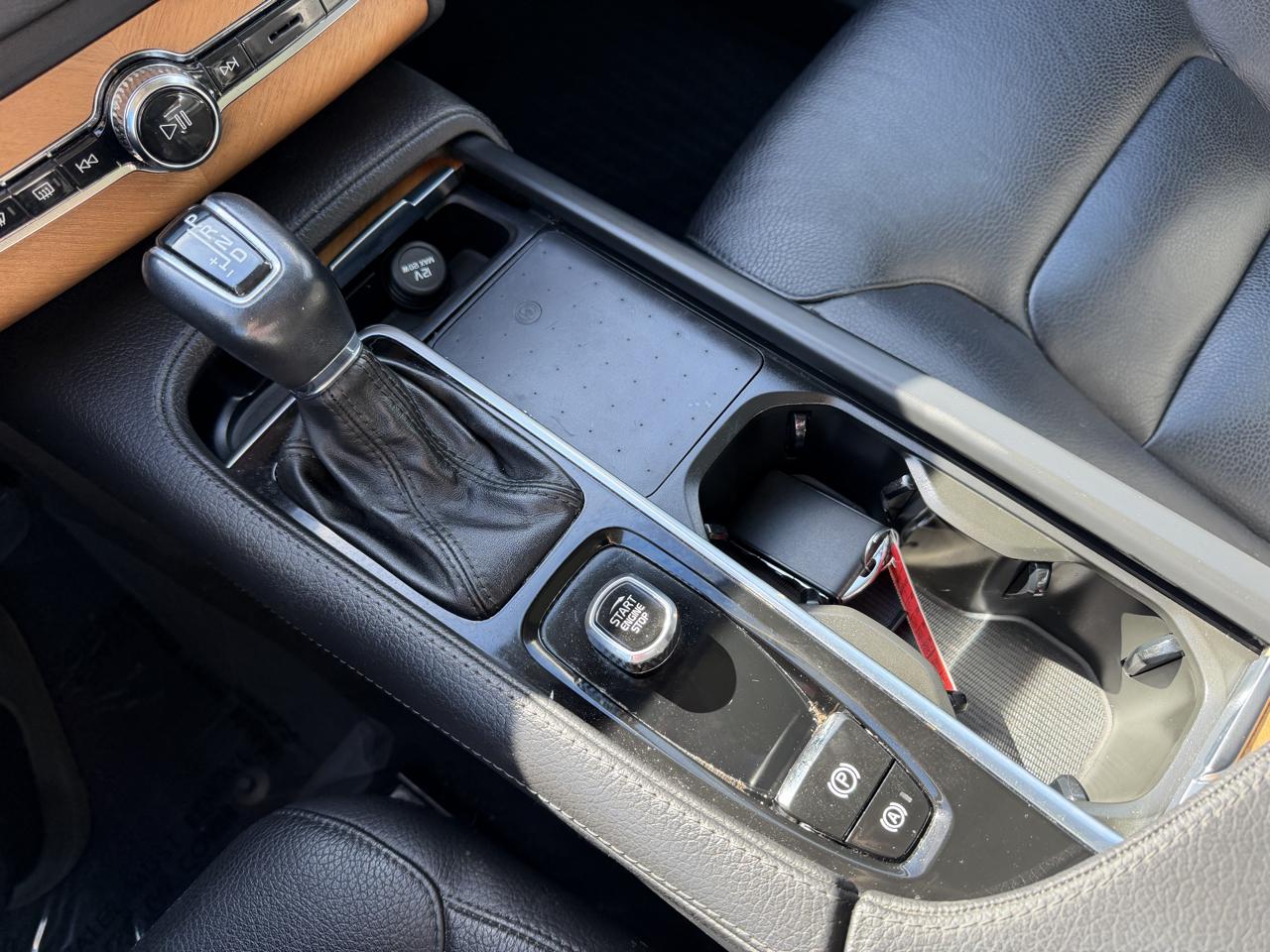 Volvo XC90  2022