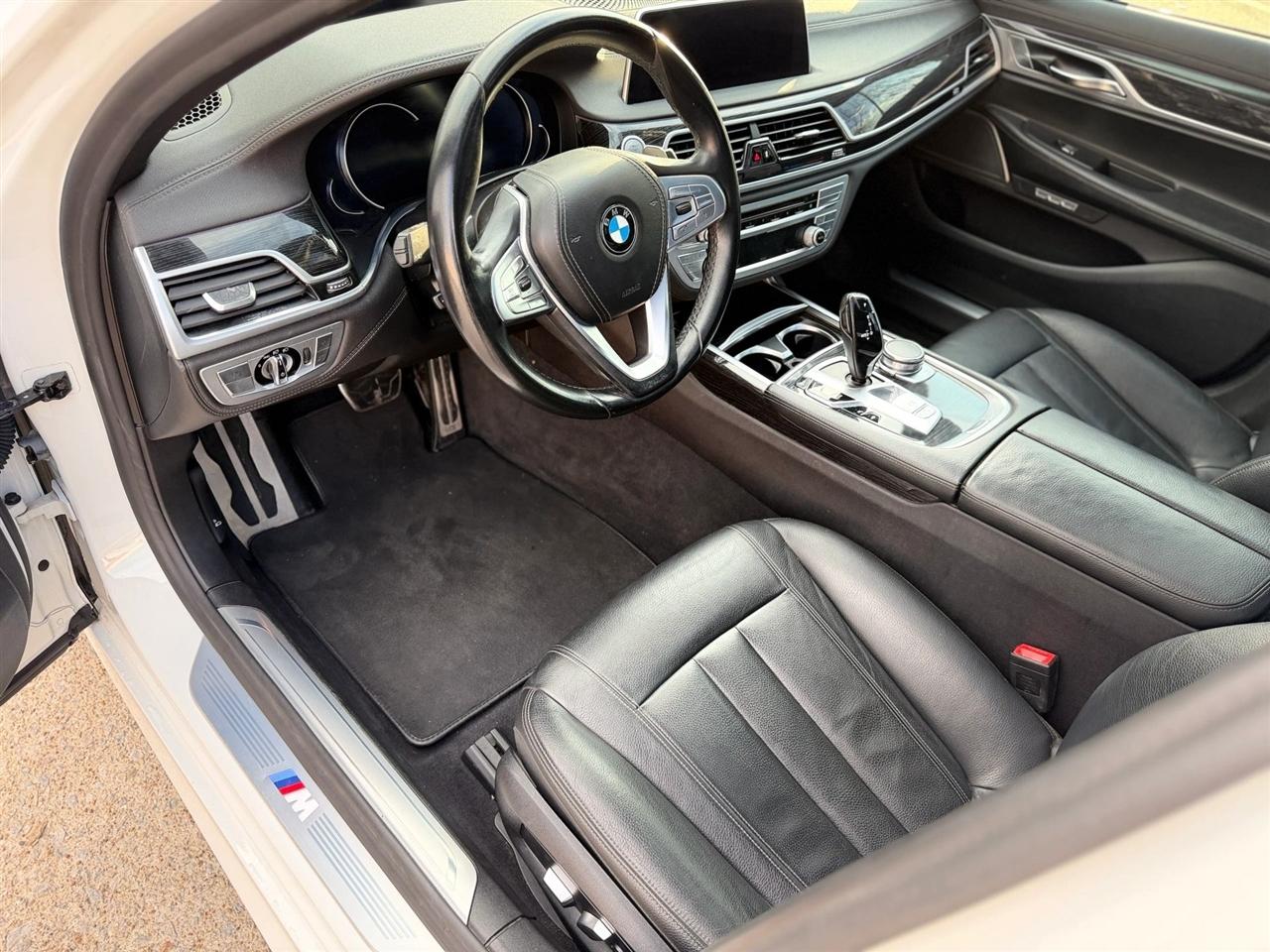 BMW 7-Series  2018