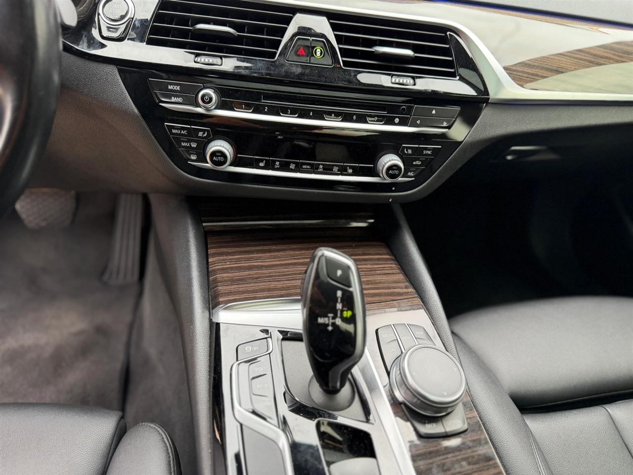 BMW 5-Series  2019