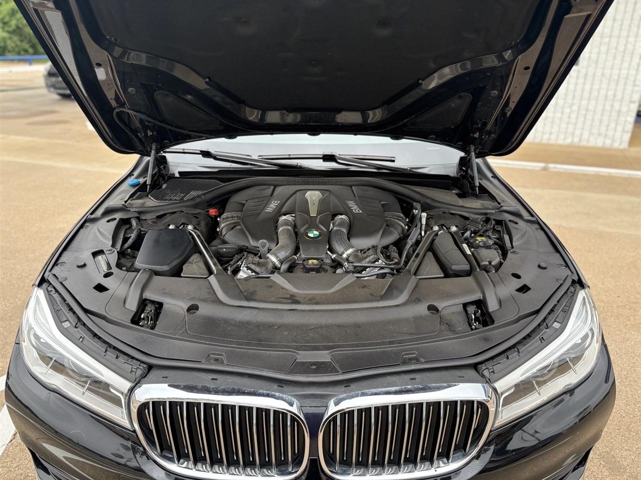 BMW 7-Series  2018