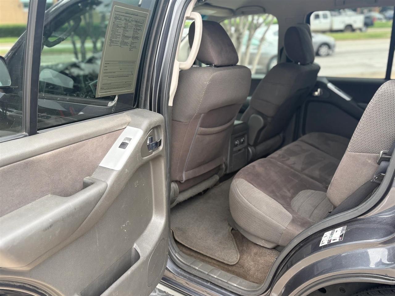 Nissan Pathfinder  2010