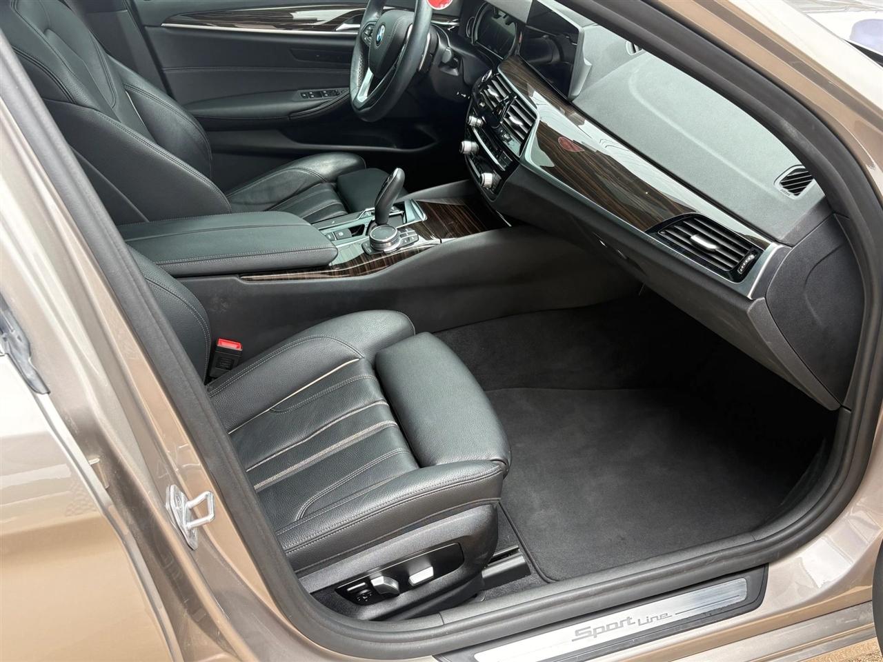 BMW 5-Series  2018