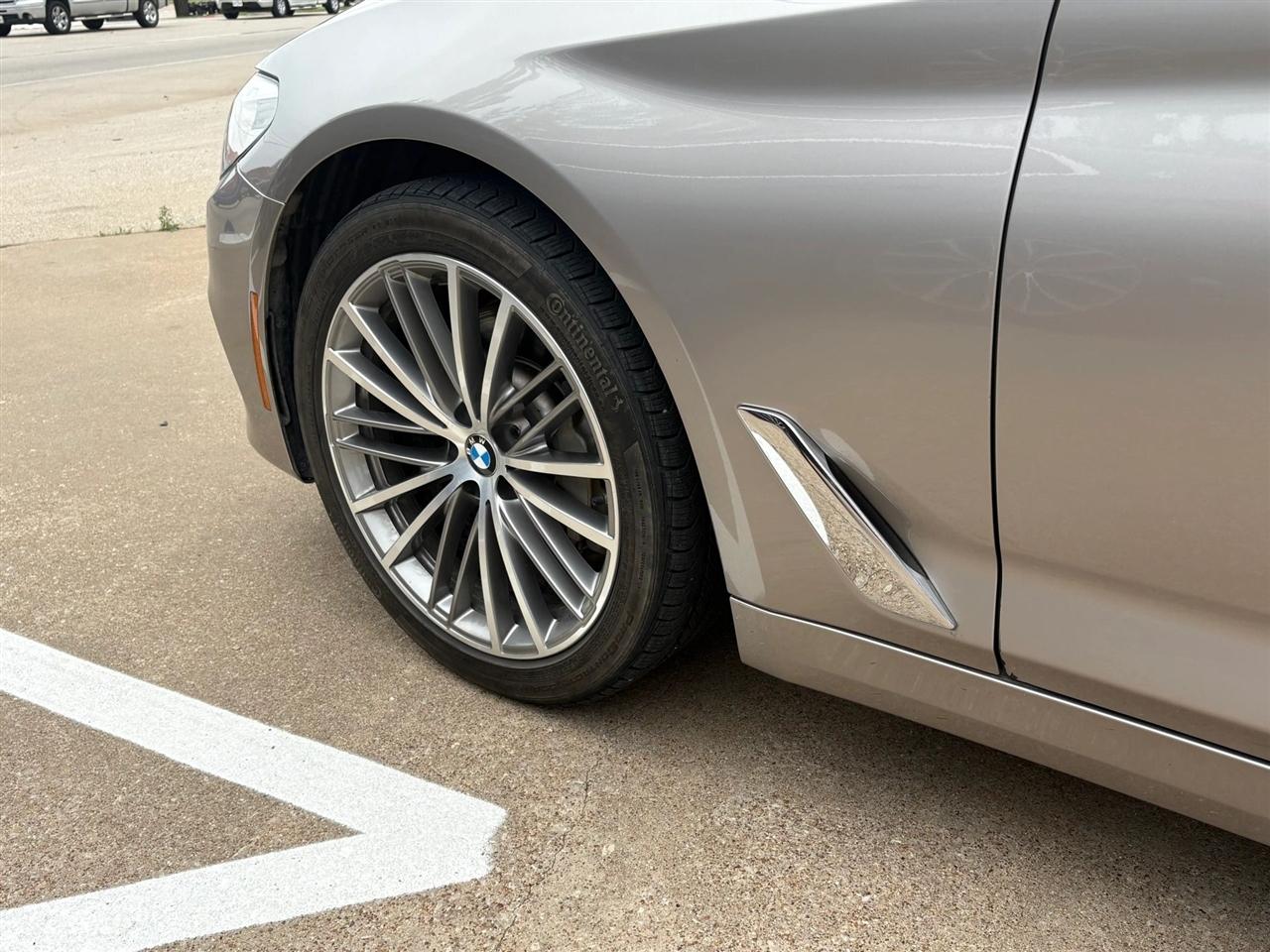 BMW 5-Series  2018