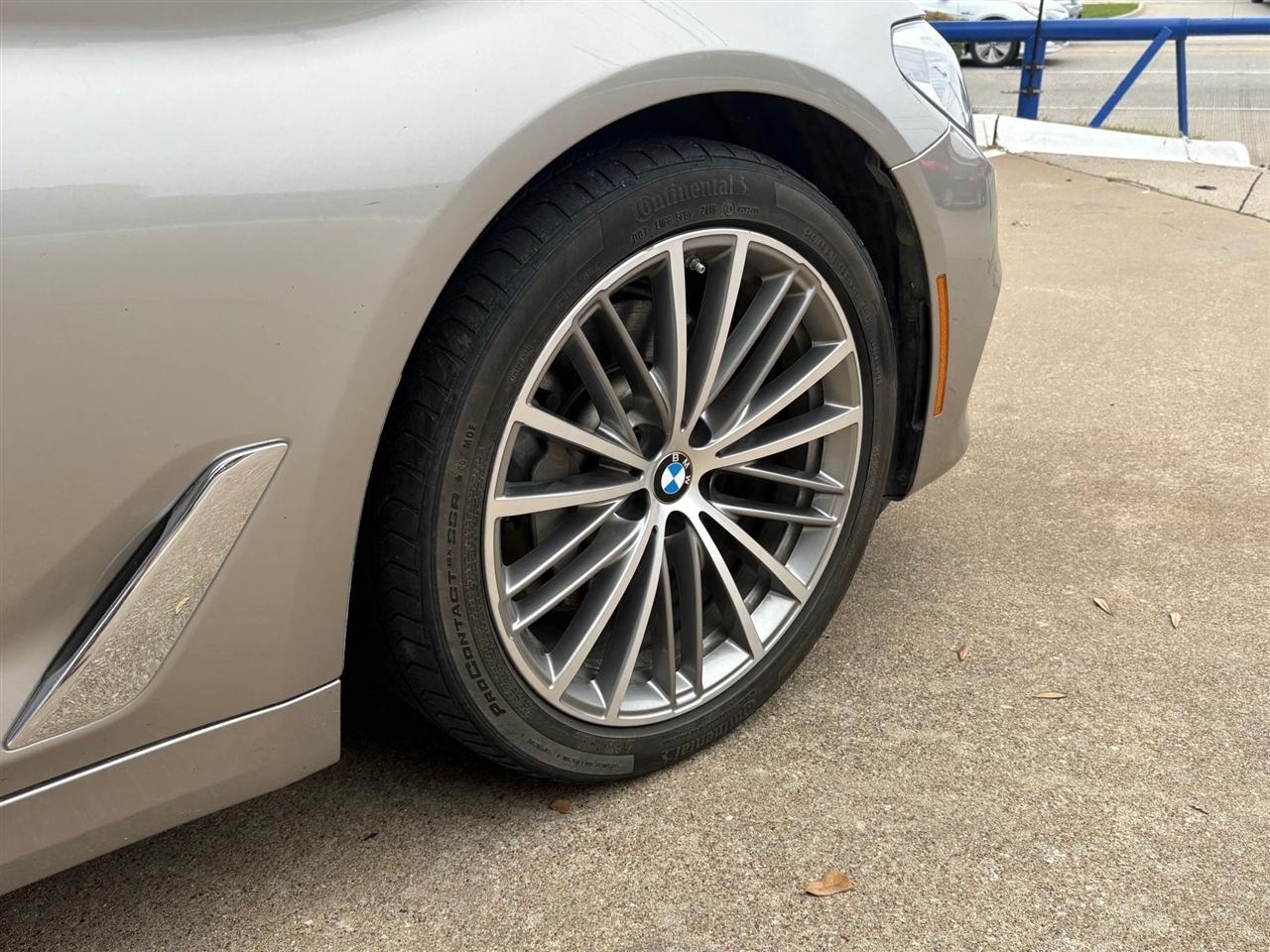 BMW 5-Series  2018