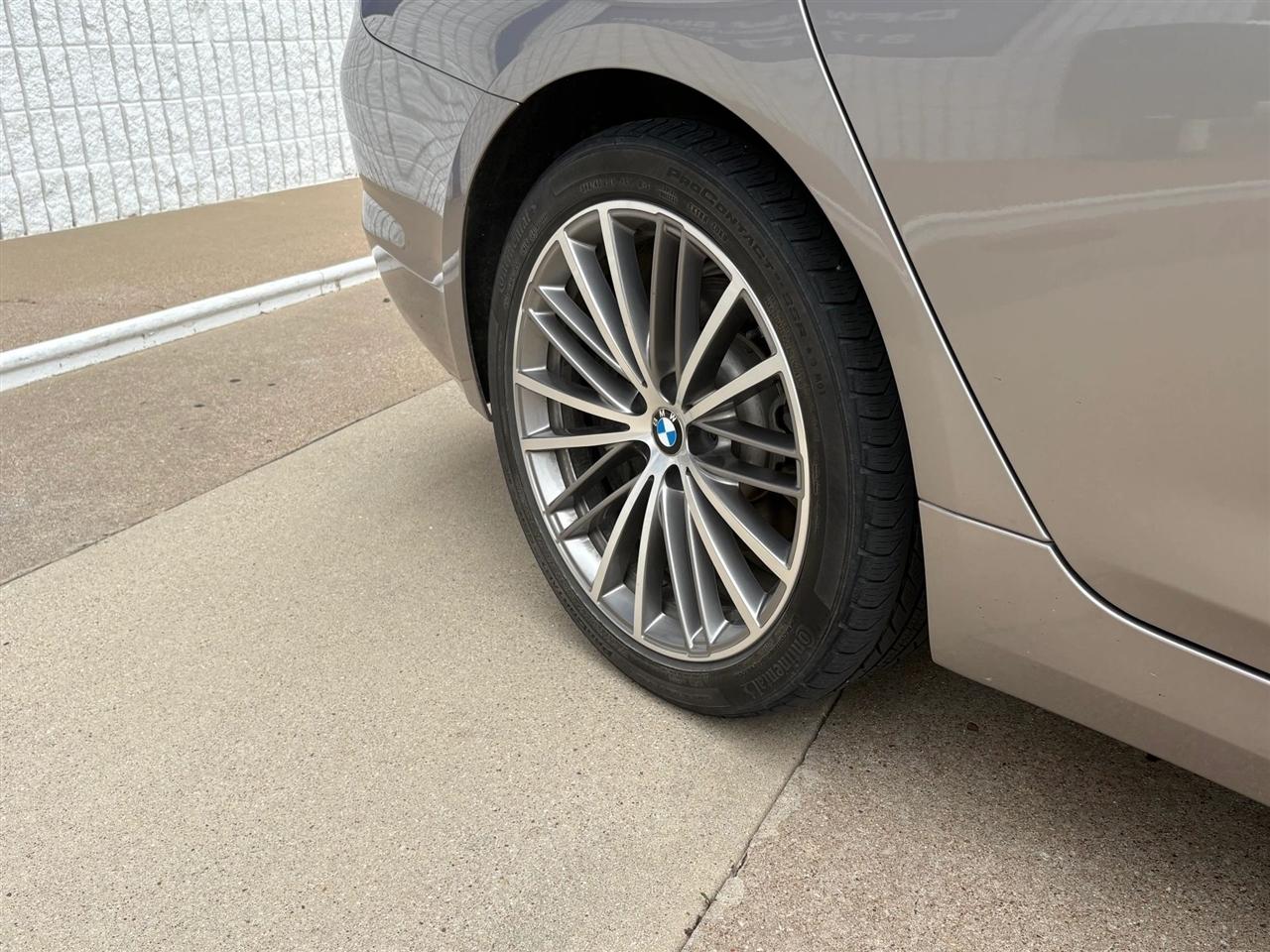 BMW 5-Series  2018