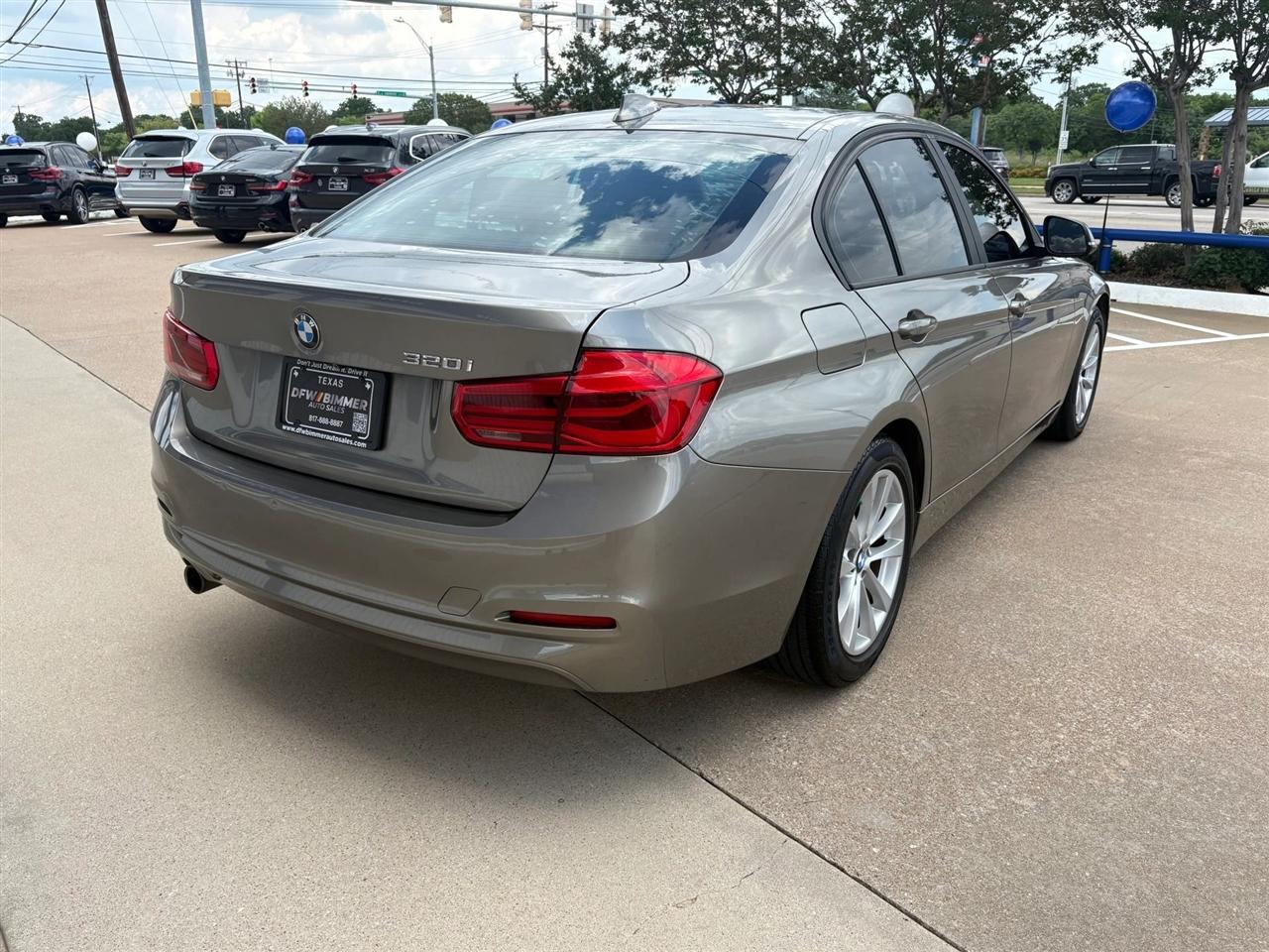 BMW 3-Series  2018