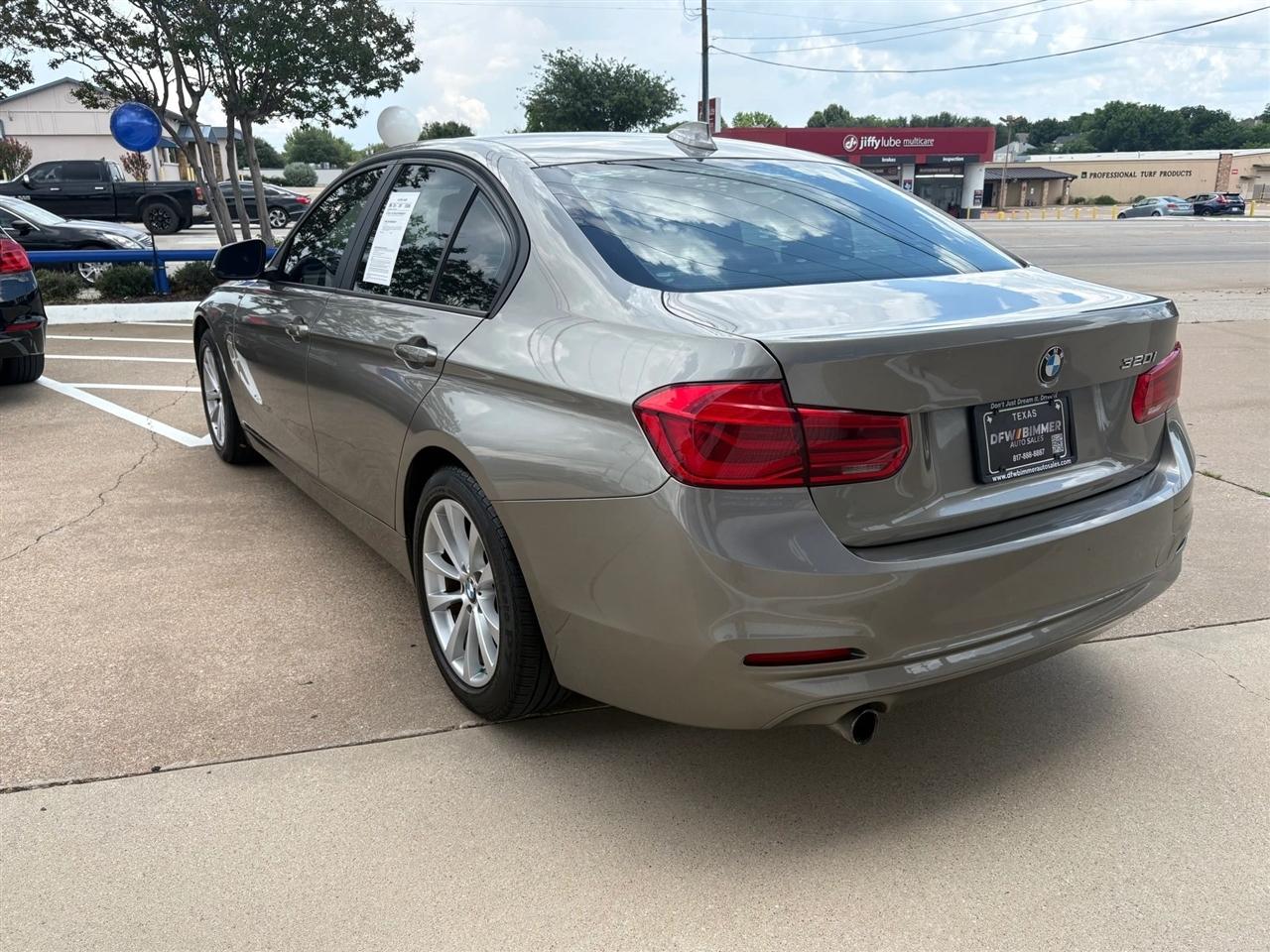 BMW 3-Series  2018