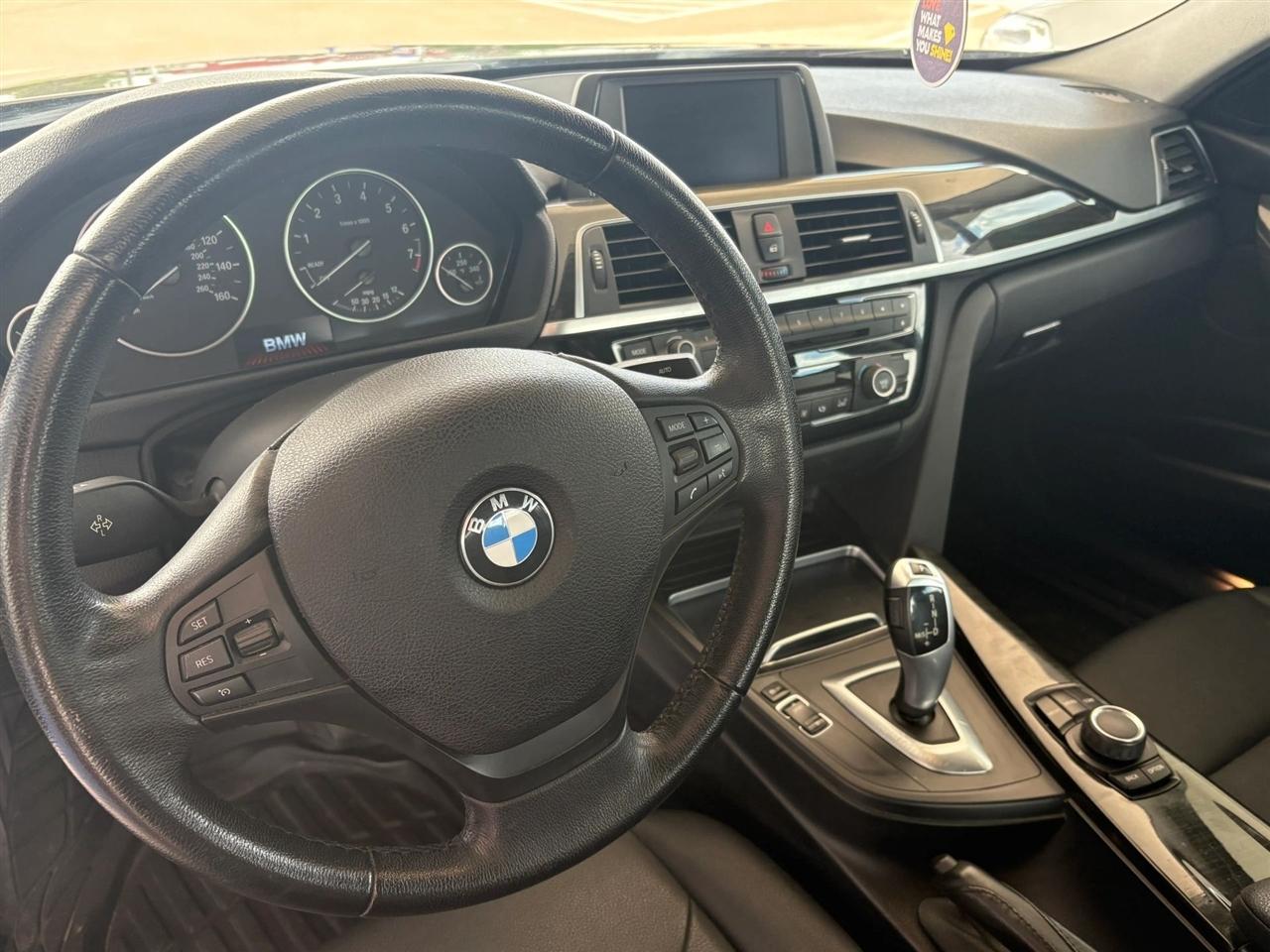 BMW 3-Series  2018