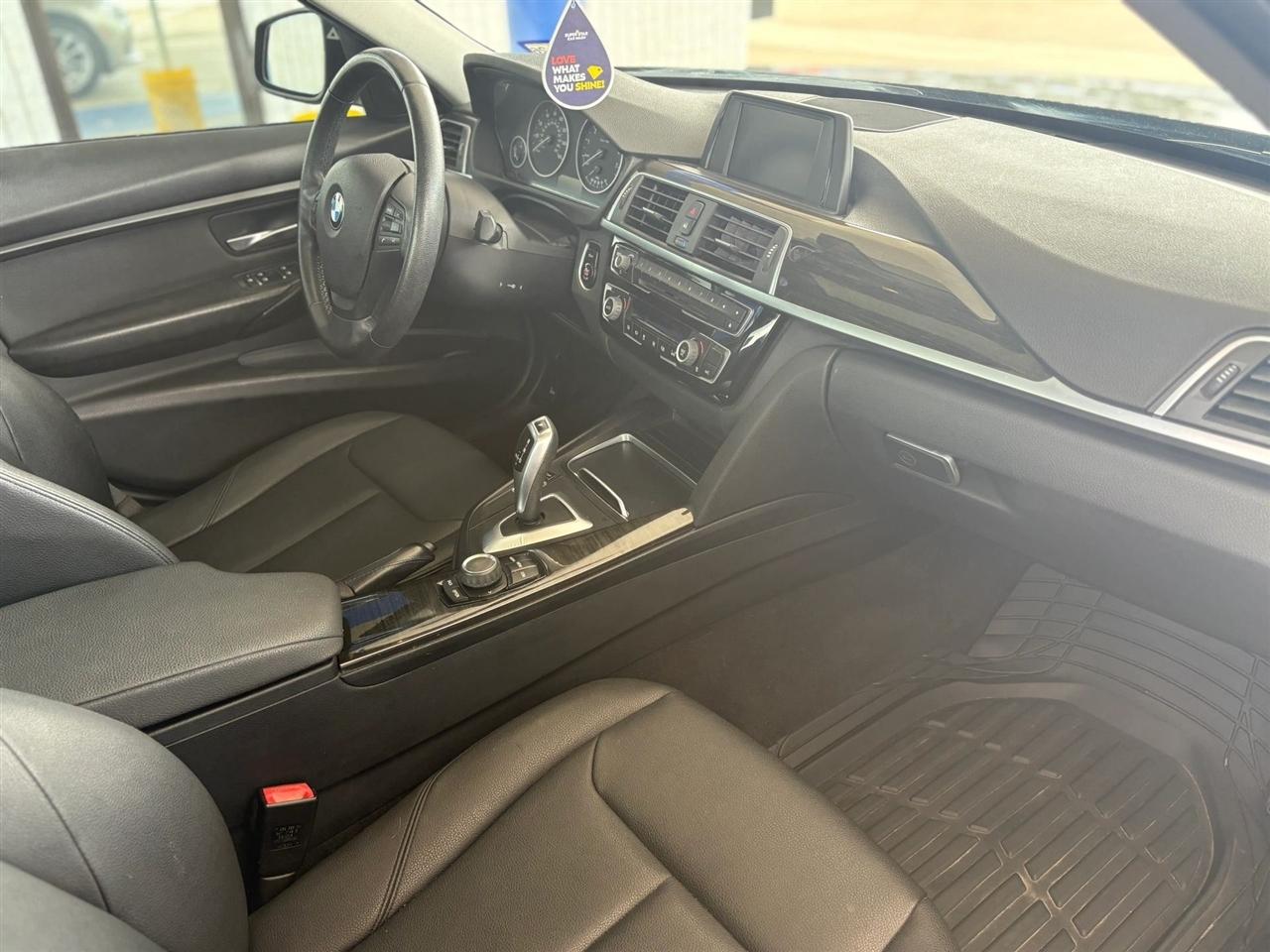 BMW 3-Series  2018