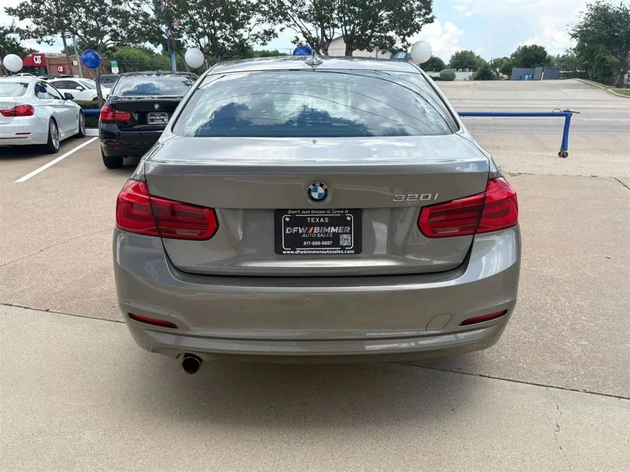 BMW 3-Series  2018