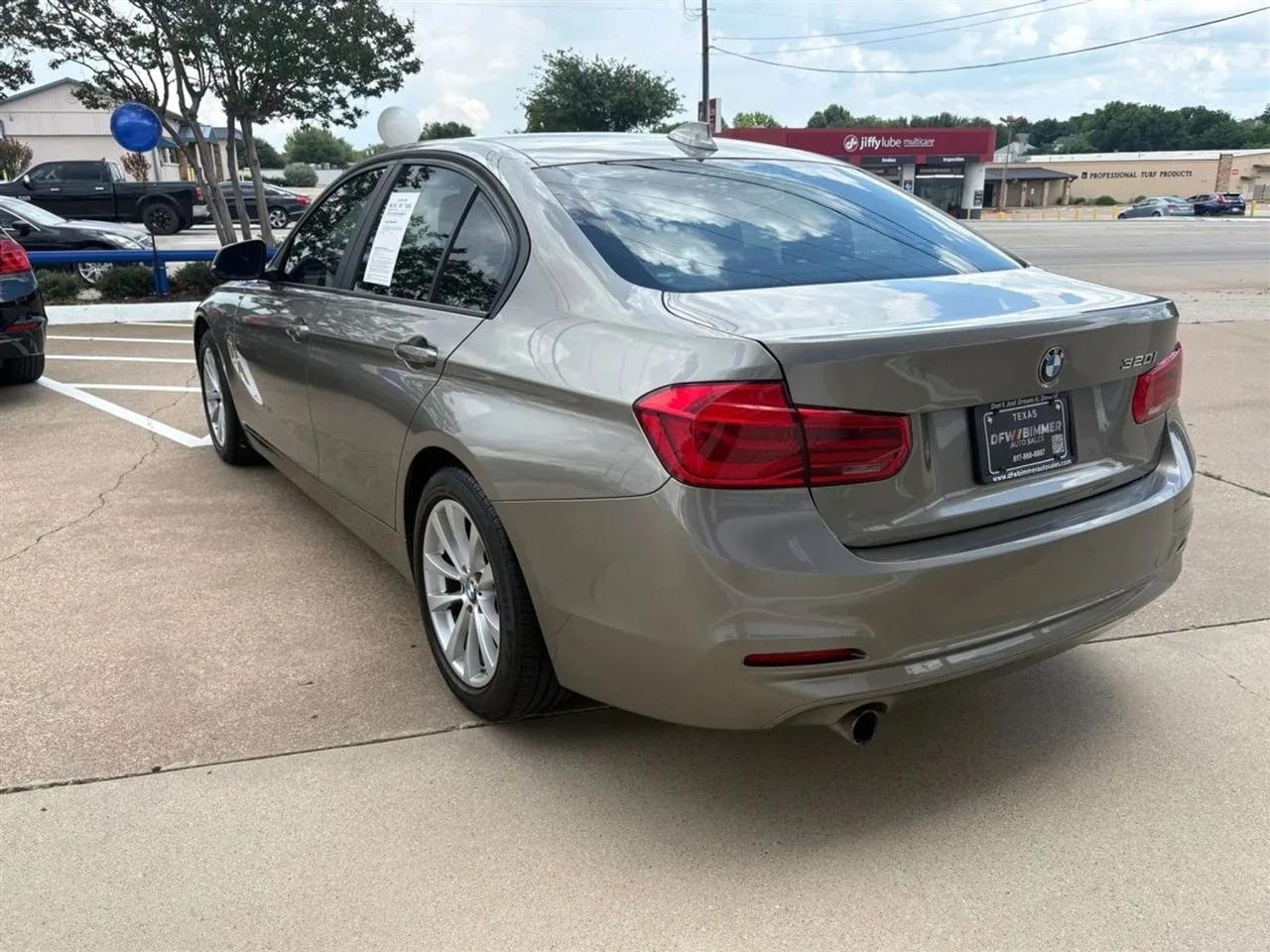 BMW 3-Series  2018