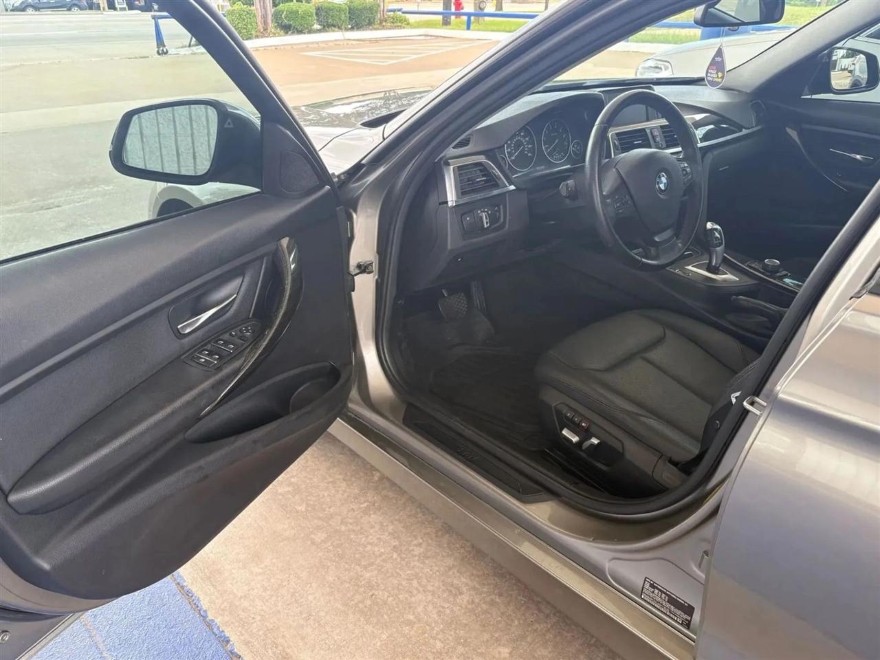 BMW 3-Series  2018