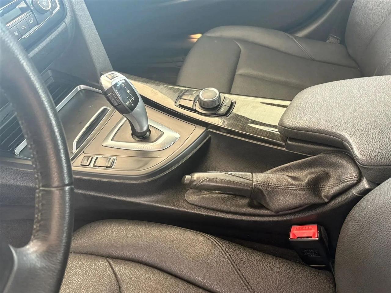 BMW 3-Series  2018