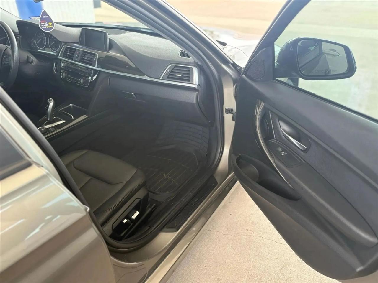 BMW 3-Series  2018