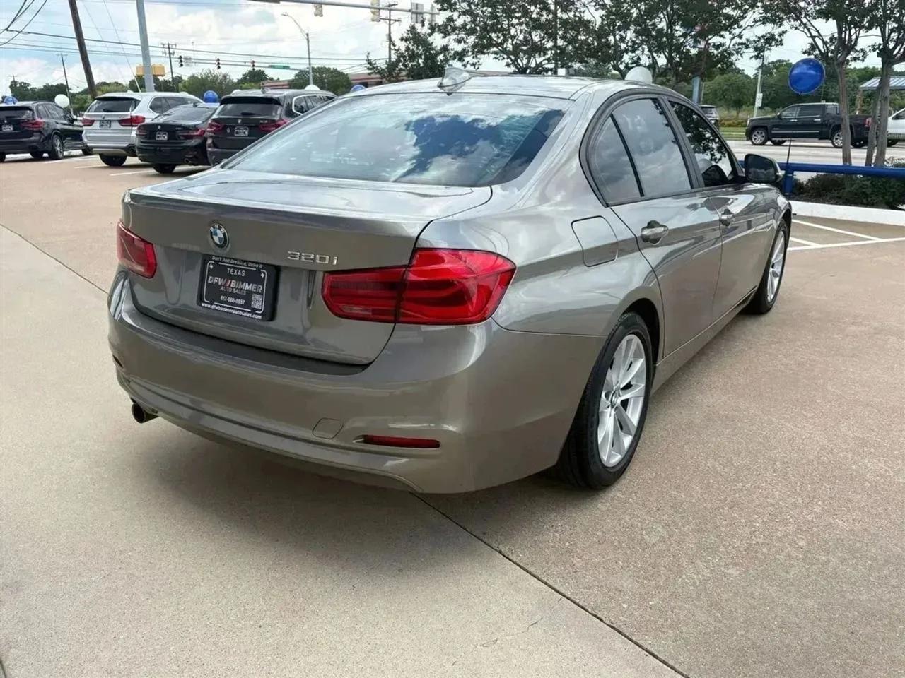 BMW 3-Series  2018