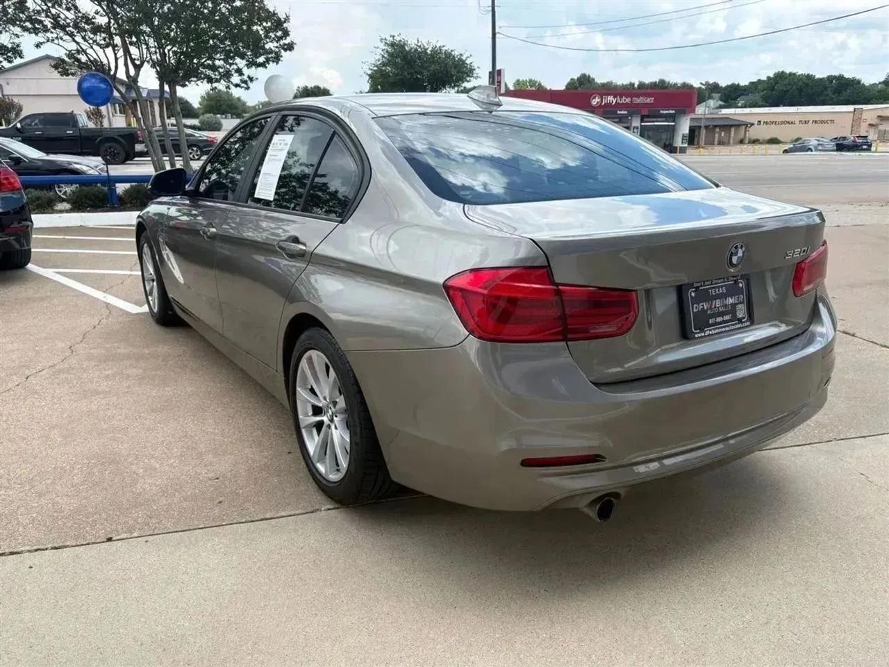 BMW 3-Series  2018