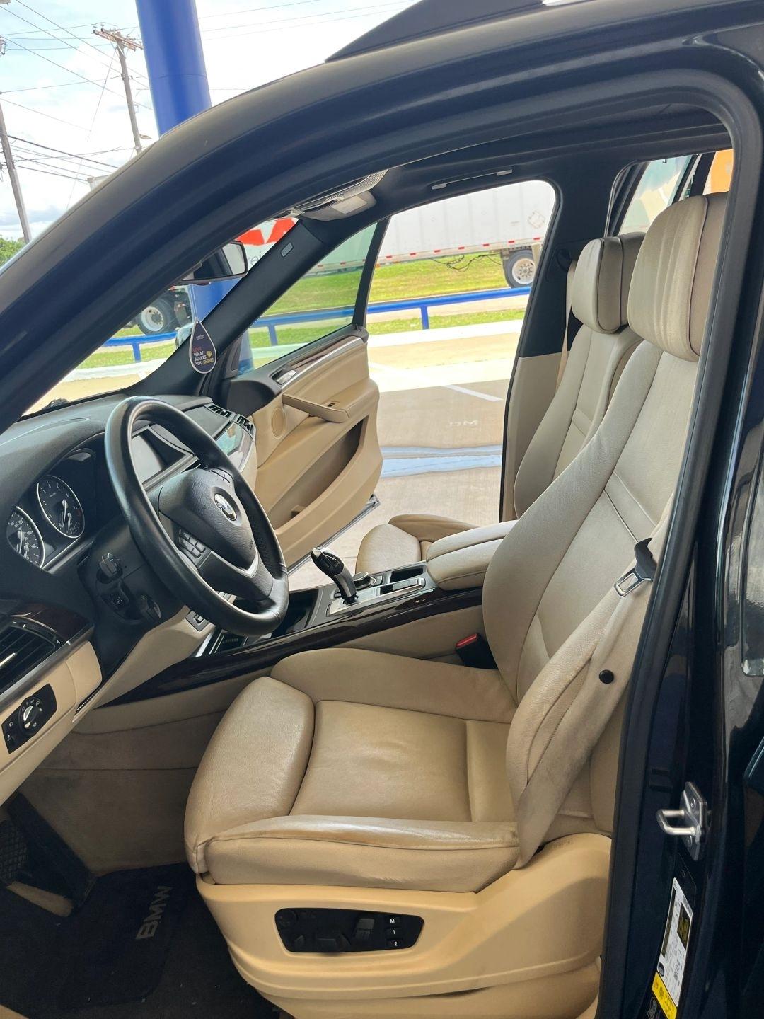 BMW X5  2011