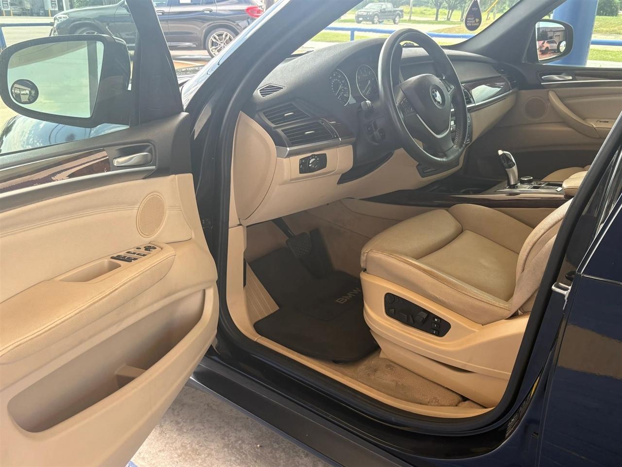 BMW X5  2011
