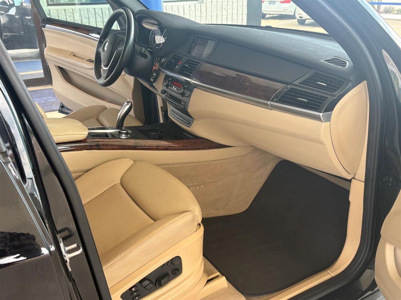 BMW X5  2011