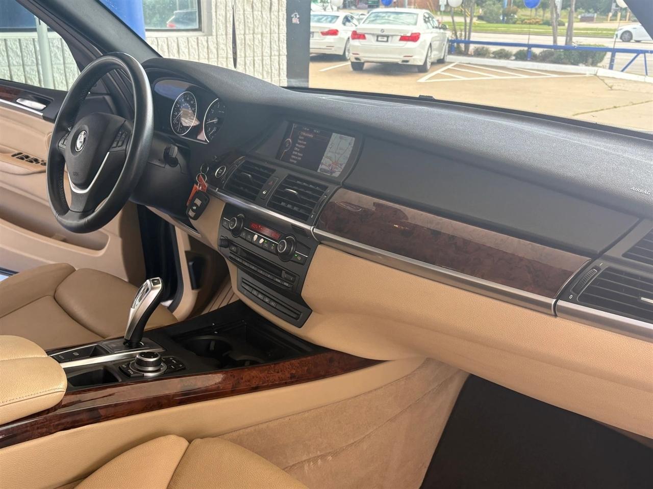 BMW X5  2011