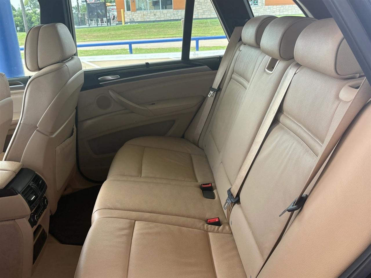 BMW X5  2011