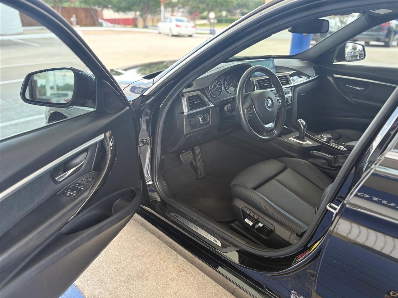 BMW 3-Series  2018