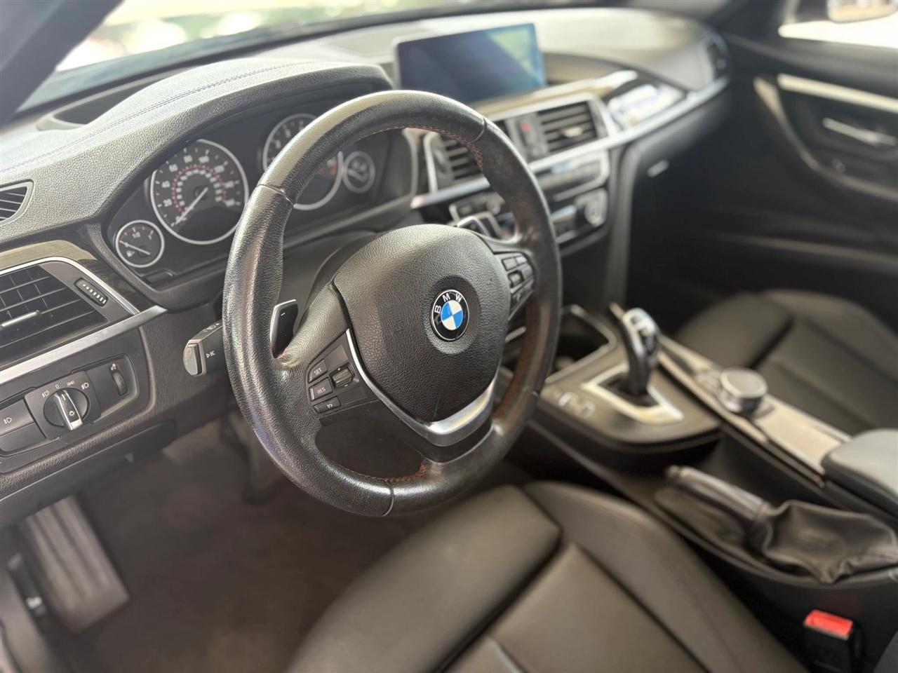 BMW 3-Series  2018