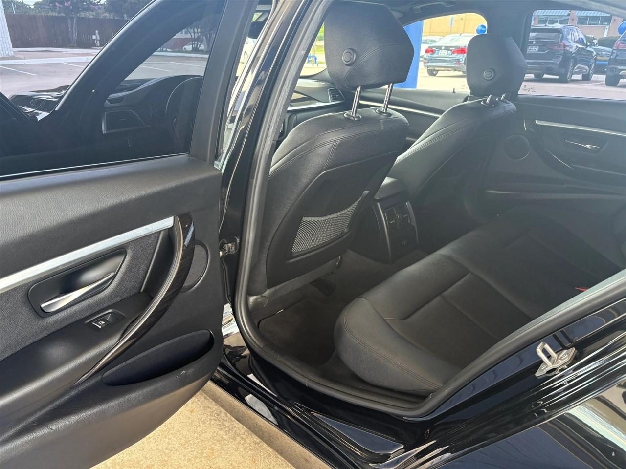BMW 3-Series  2018