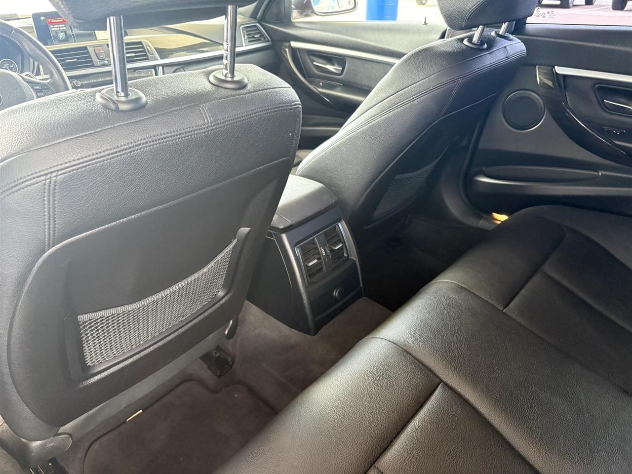 BMW 3-Series  2018