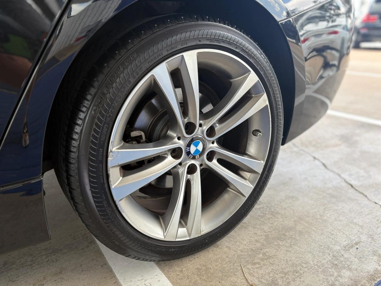 BMW 3-Series  2018