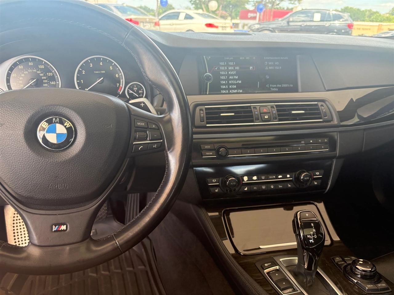 BMW 5-Series  2012