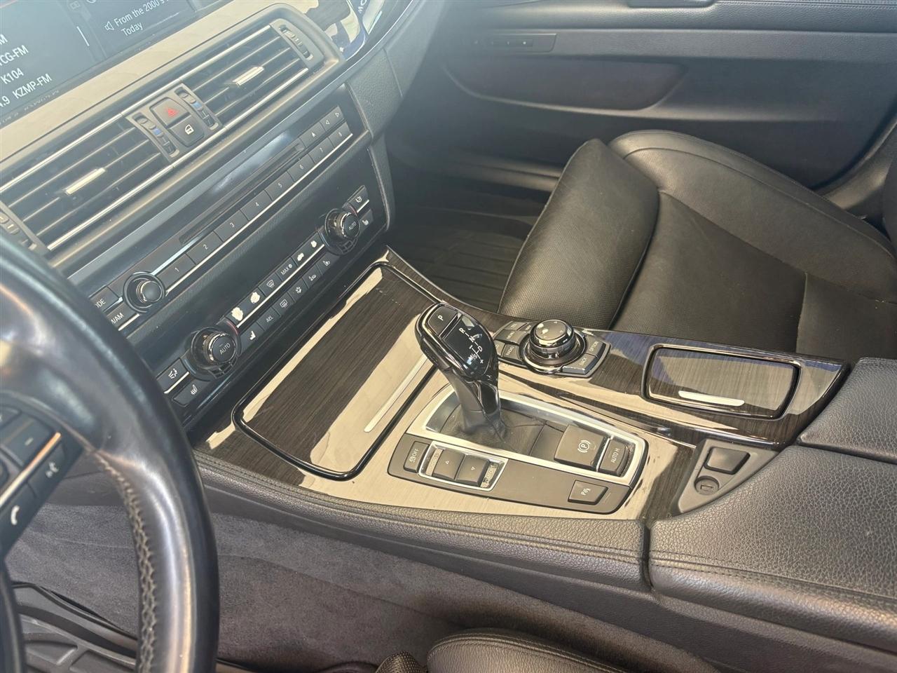 BMW 5-Series  2012