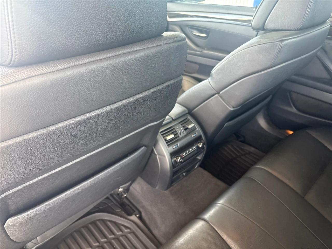 BMW 5-Series  2012